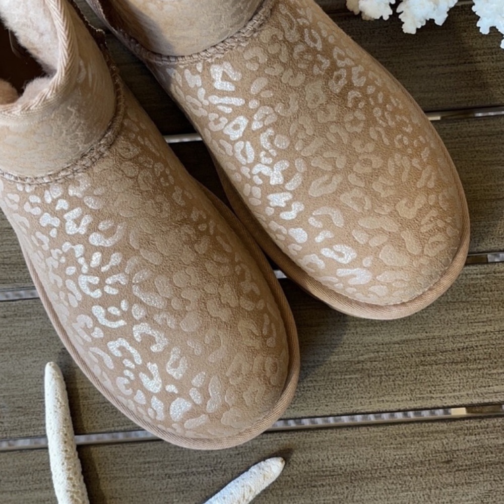 🌴🔆UGG- CLASSIC MINI SNOW LEOPARD BOOTS🔆🌴 - Picture 11 of 14